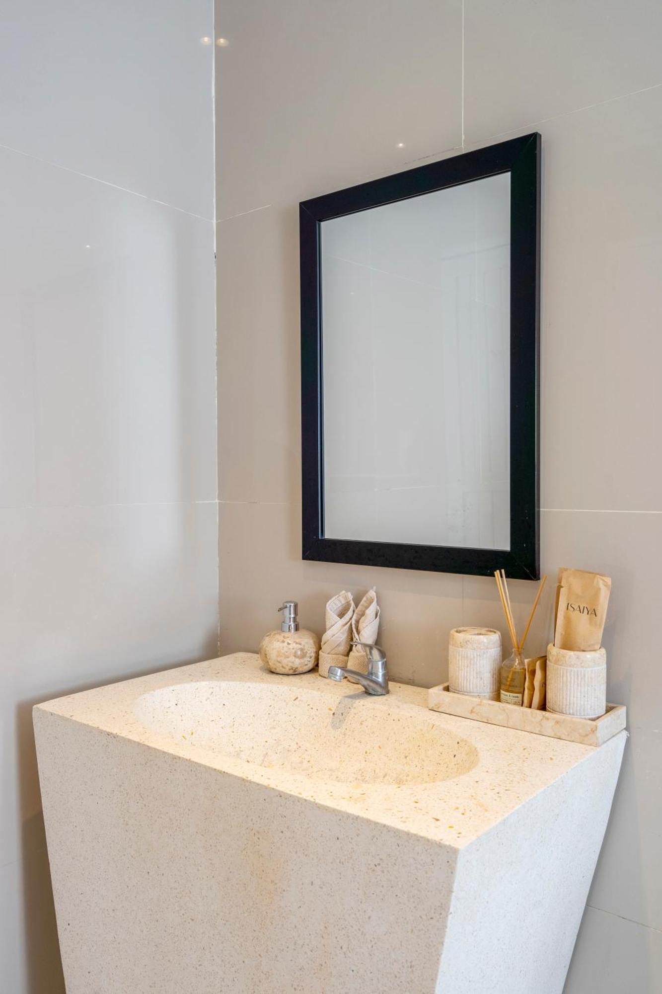 Isaiya Boutique Hotel Canggu Εξωτερικό φωτογραφία